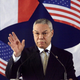 Image for article titled Colin Powell Dies of Complications From Covid-19